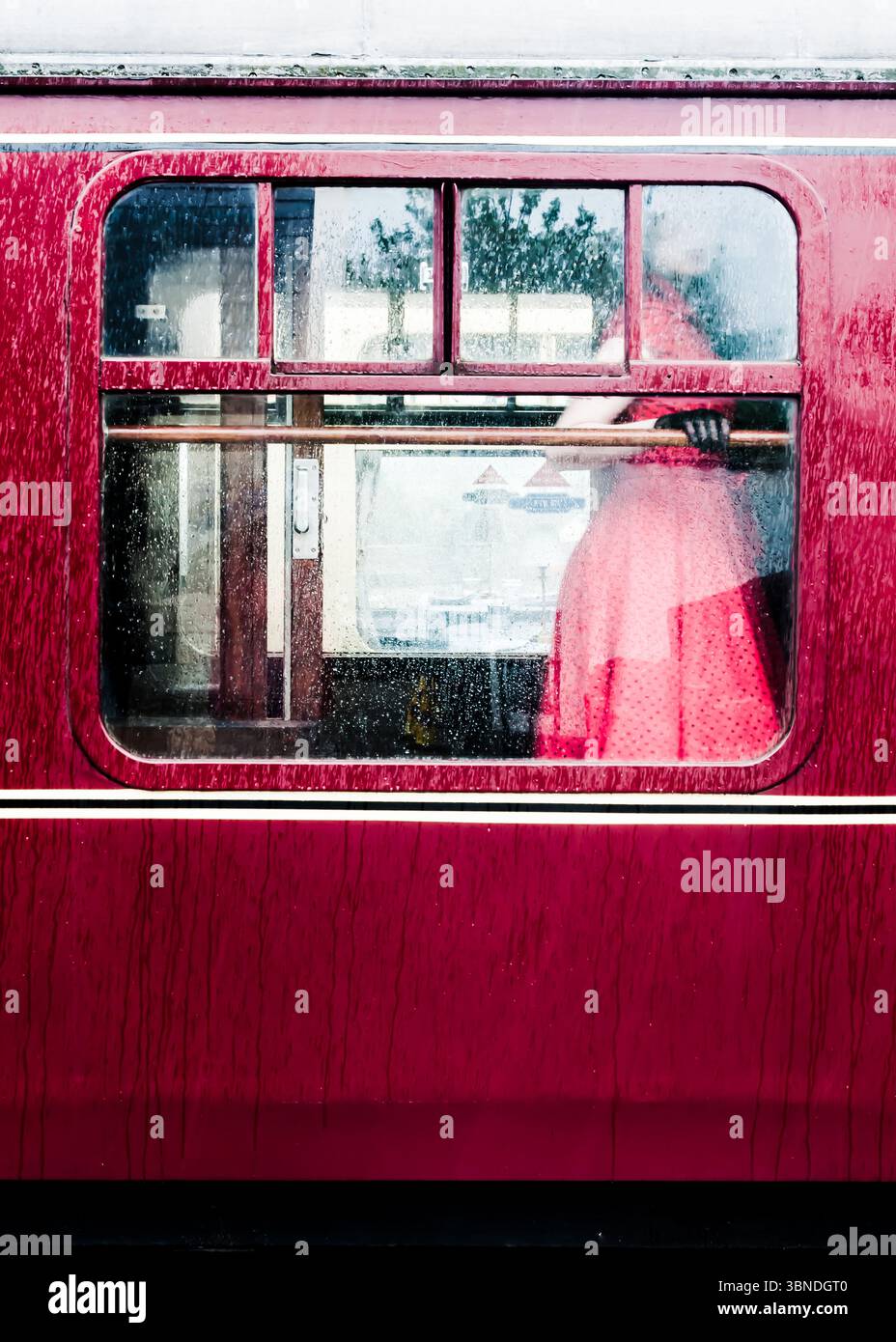 Rain streaked car window hi-res stock photography and images - Alamy