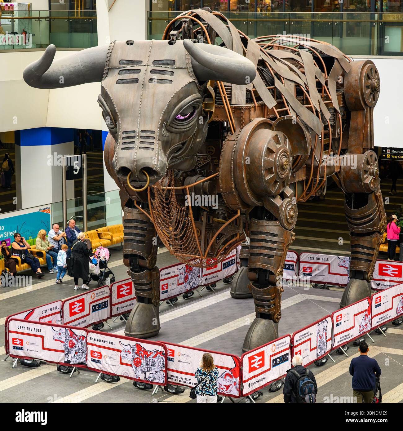 Ozzy the Birmingham Bull at Grand Central shopping mall, Birmingham ...