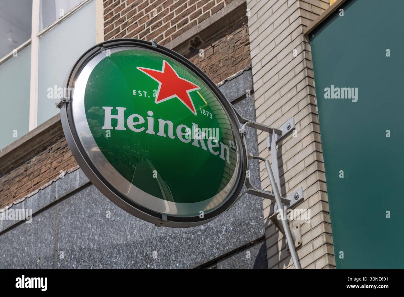 Heineken international building hi-res stock photography and
