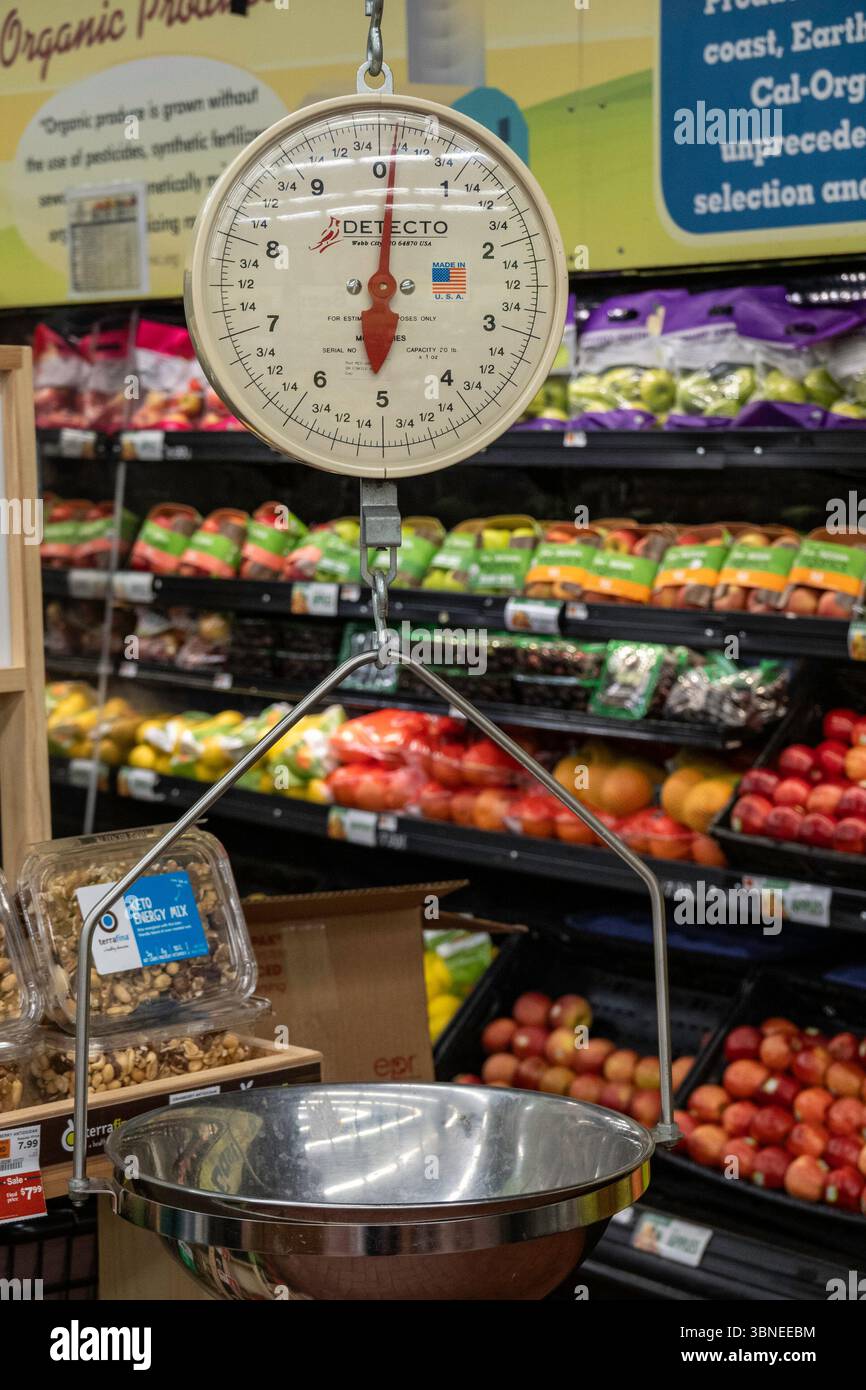 Fairway Super Market is a Fully Stocked Grocery Store Located In Kips Bay Neighborhood, NYC, USA, 2025 Stock Photo
