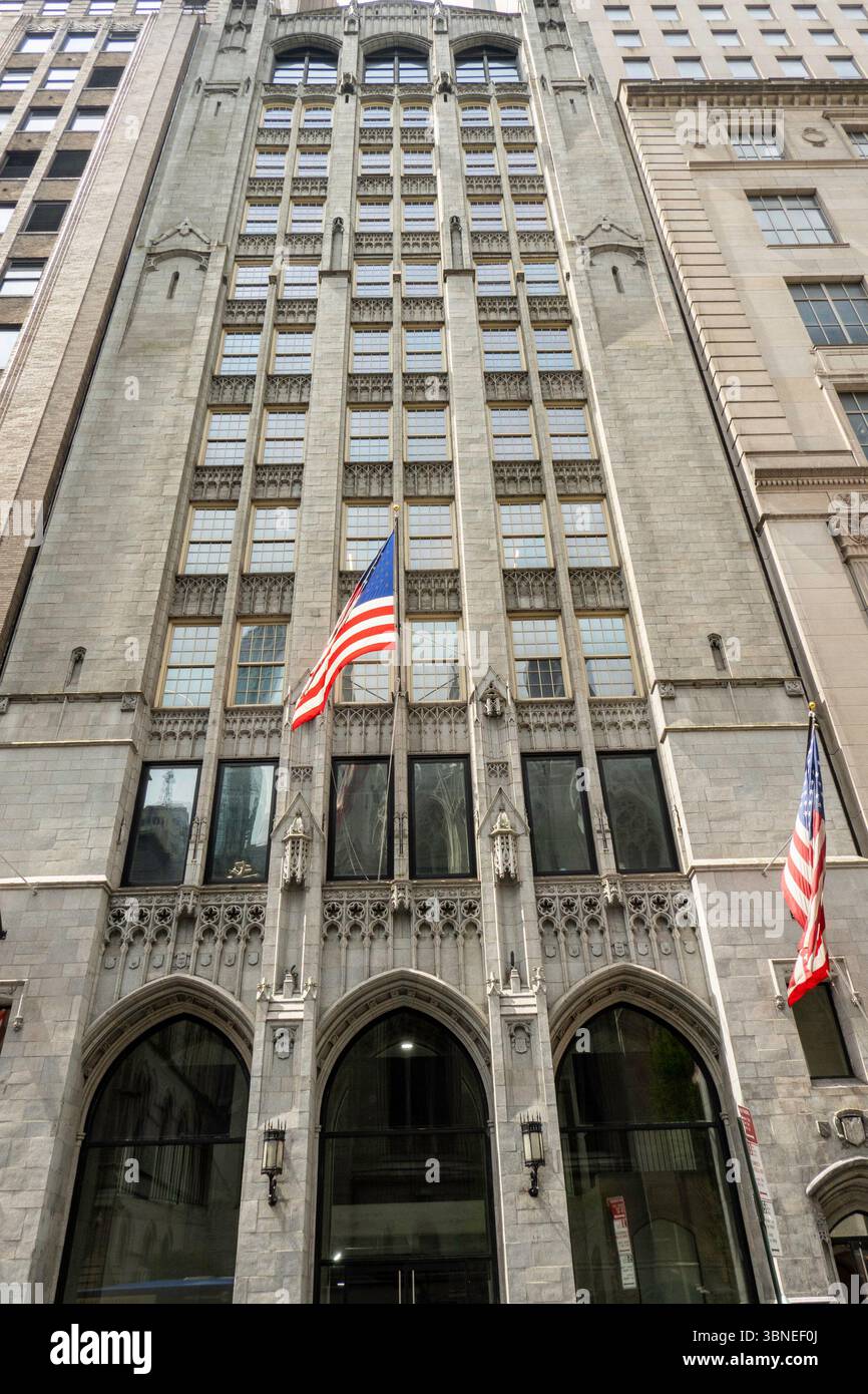 The Hampton Shops building is a skyscraper located across from St. Patrick's Cathedral on E. 50th St., 2025, NYC, USA Stock Photo