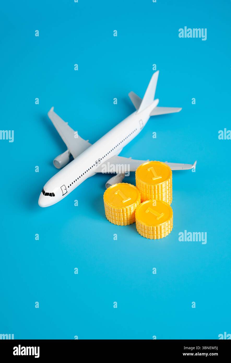 Airline ticket price hi-res stock photography and images - Alamy