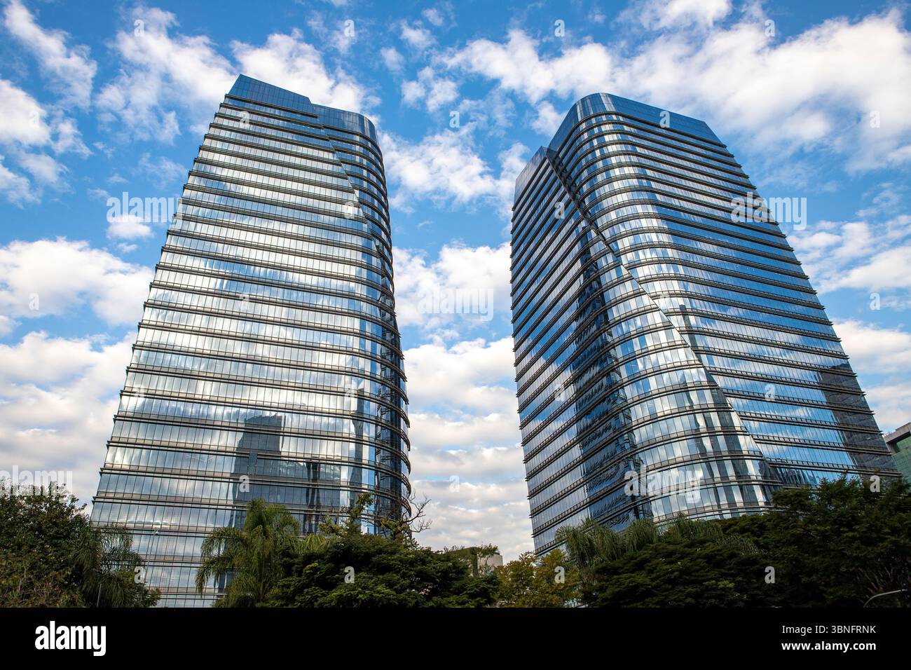 O fundo imobiliário que subiu 12% em julho: por que investidores estão comprando?