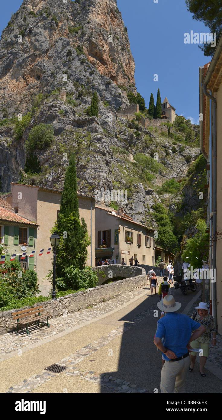 Prevence Character Moustiers Ste Marie village of character in Haute Provence specialized ...