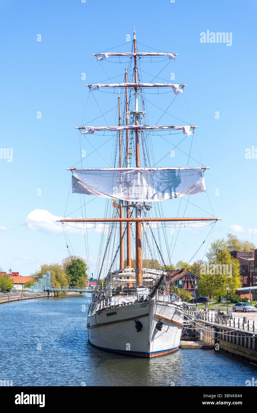 Meridian Restaurant (Restoranas Meridianas) sailing ship on River Danė, Klaipėda Old Town, Klaipėda, Klaipėda County, Republic of Lithuania Stock Photo