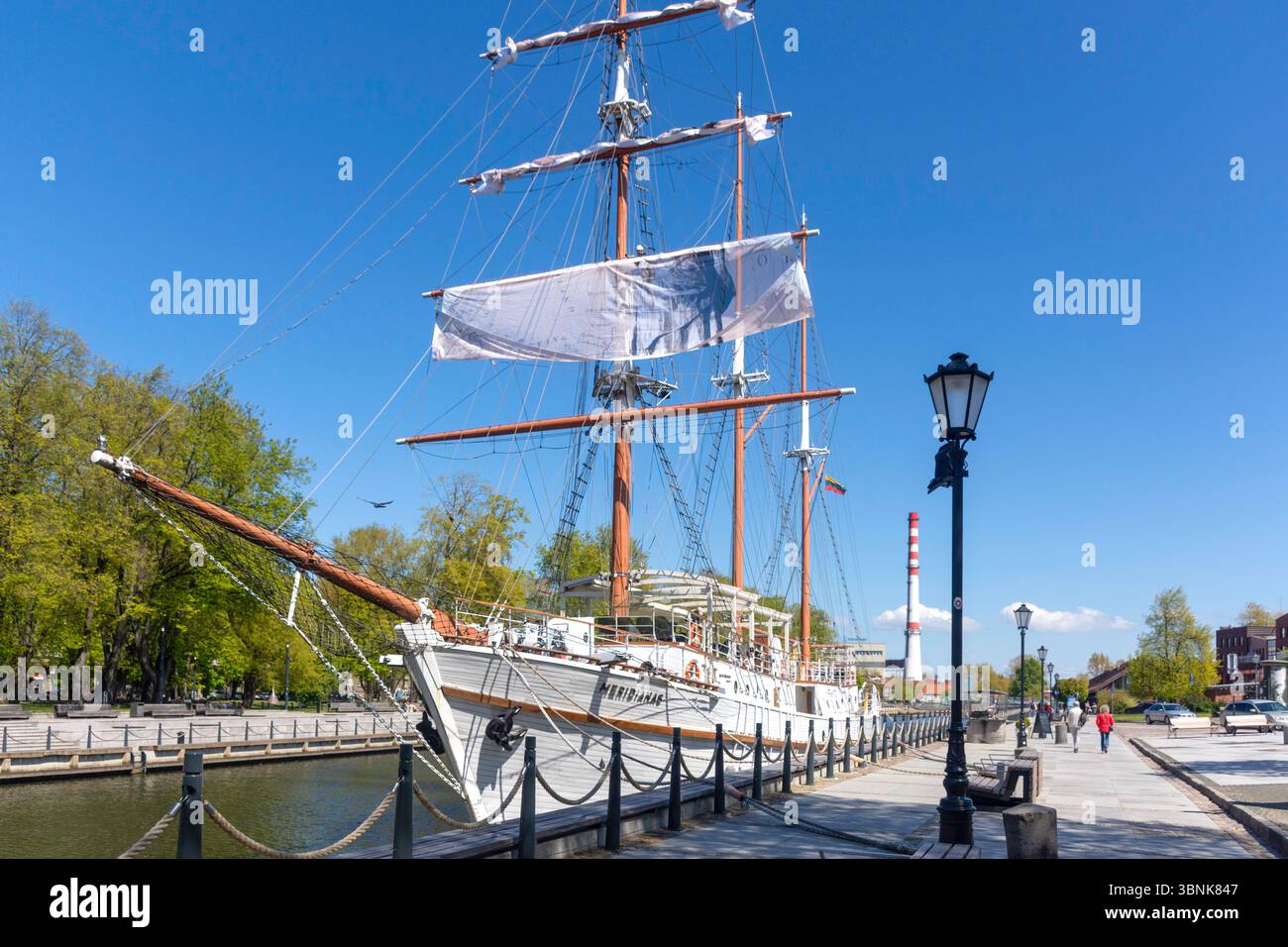 Meridian Restaurant (Restoranas Meridianas) sailing ship on River Danė, Klaipėda Old Town, Klaipėda, Klaipėda County, Republic of Lithuania Stock Photo