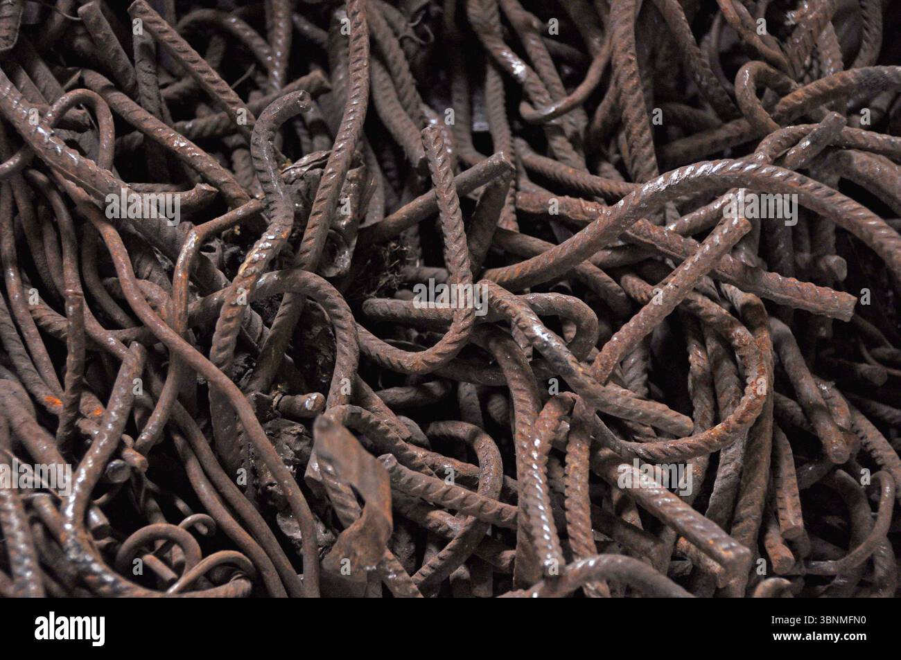 Steel reinforcing bars hi-res stock photography and images - Alamy