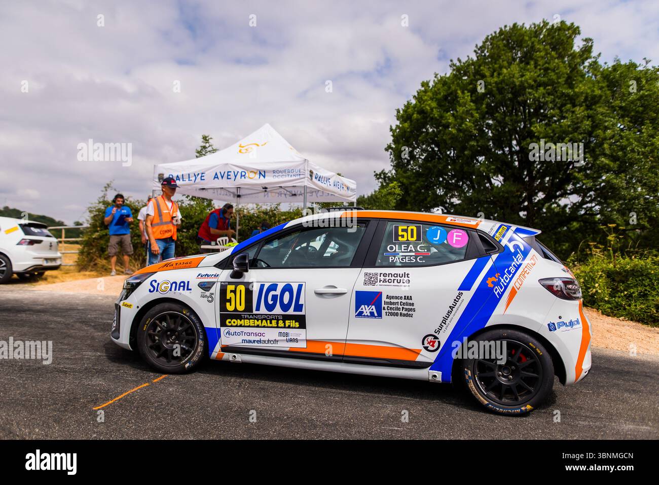 Rodez, France. 03rd July, 2025. 50 OLEA Charlotte, PAGES Cecile, Renault Clio Rally5, ambiance during the Rallye Aveyron Rouergue - Occitanie 2025, 5th round of the Championnat de France des Rallyes 2025, from July 4 to 5, 2025 in Rodez, France - Photo Bastien Roux/DPPI Credit: DPPI Media/Alamy Live News Stock Photo
