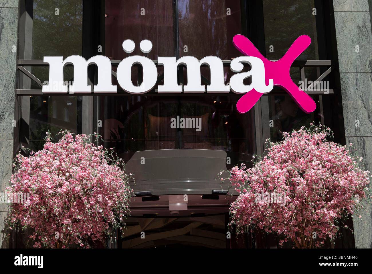 Moemax momax logo hi-res stock photography and images