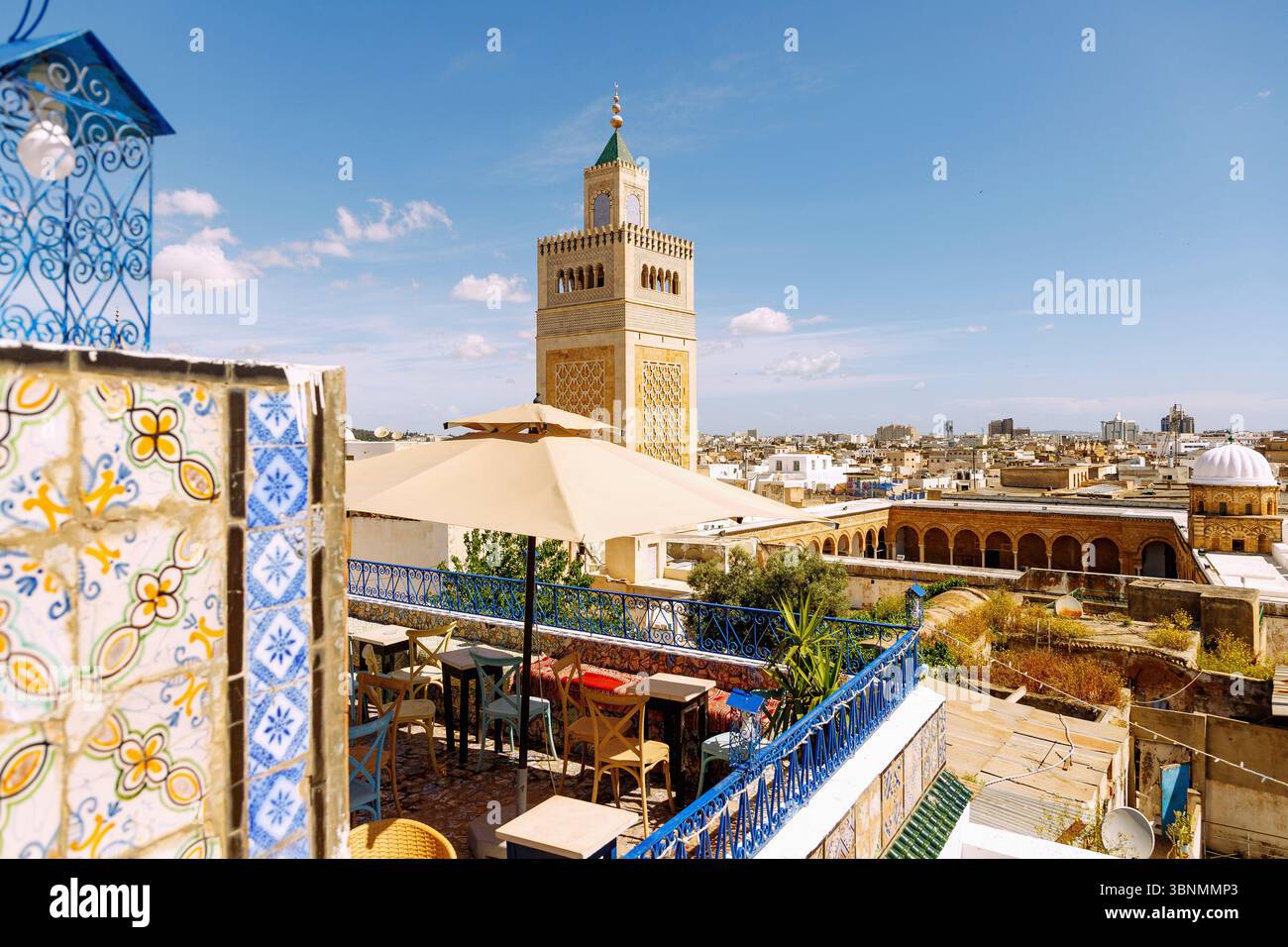 Cafe medina tunis tunisia hi-res stock photography and images - Alamy