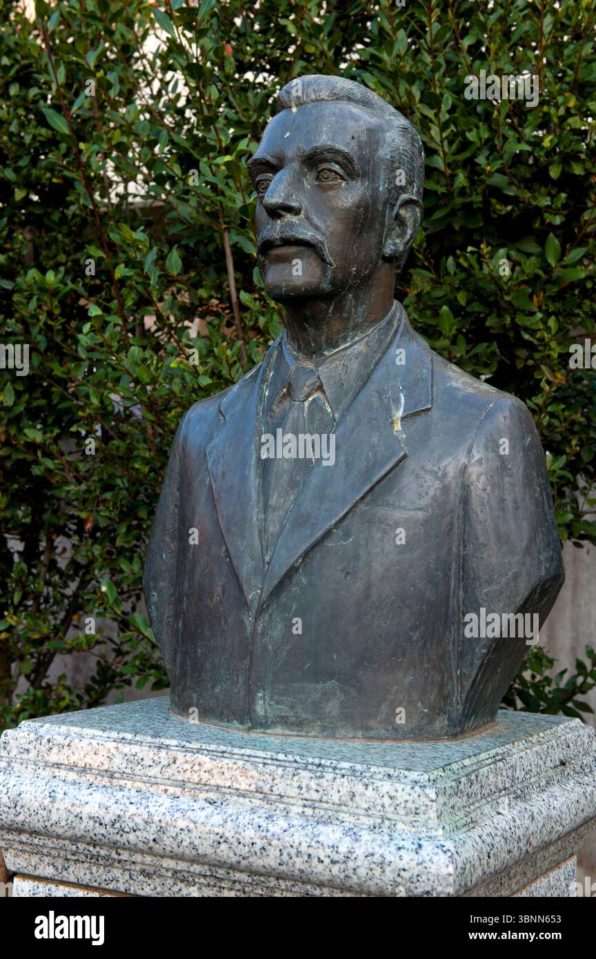 Patrick Lafcadio Hearn Bronze Bust Statue Aka Koizumi Yakumo In patrick-lafcadio-hearn-bronze-bust-statue-aka-koizumi-yakumo-in
