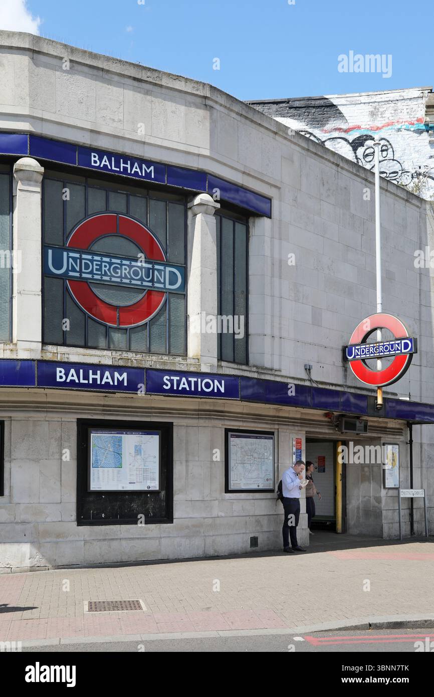 Balham, London, UK. South western entrance to Balham Underground ...