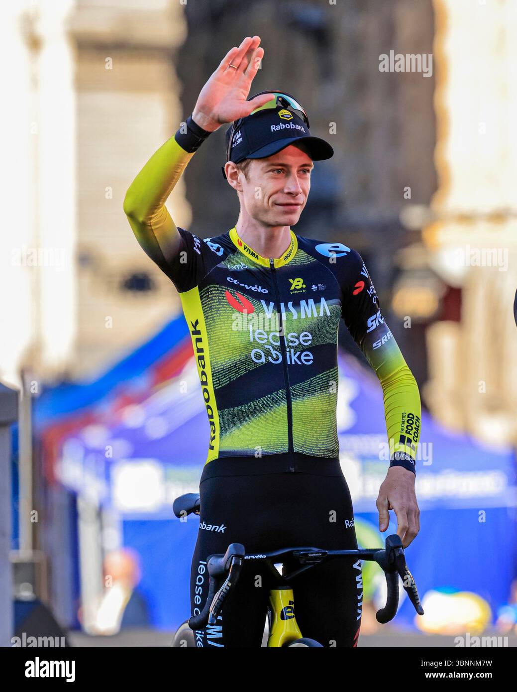 Who are the main challengers for the yellow jersey? Who are the main challengers for the yellow jersey?
