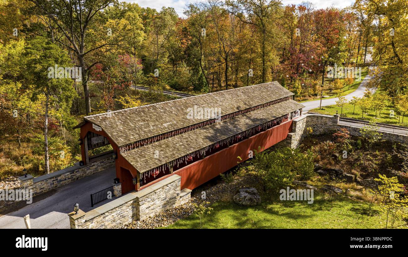 Pennsylvania covered bridge hi-res stock photography and images - Alamy