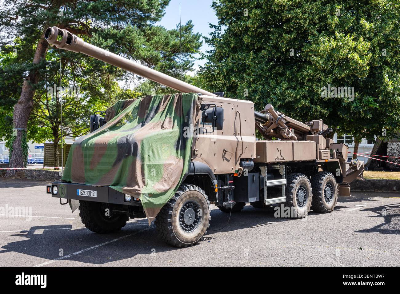 French Army's CAESAR howitzer, a 155 mm self-propelled gun mounted on a ...