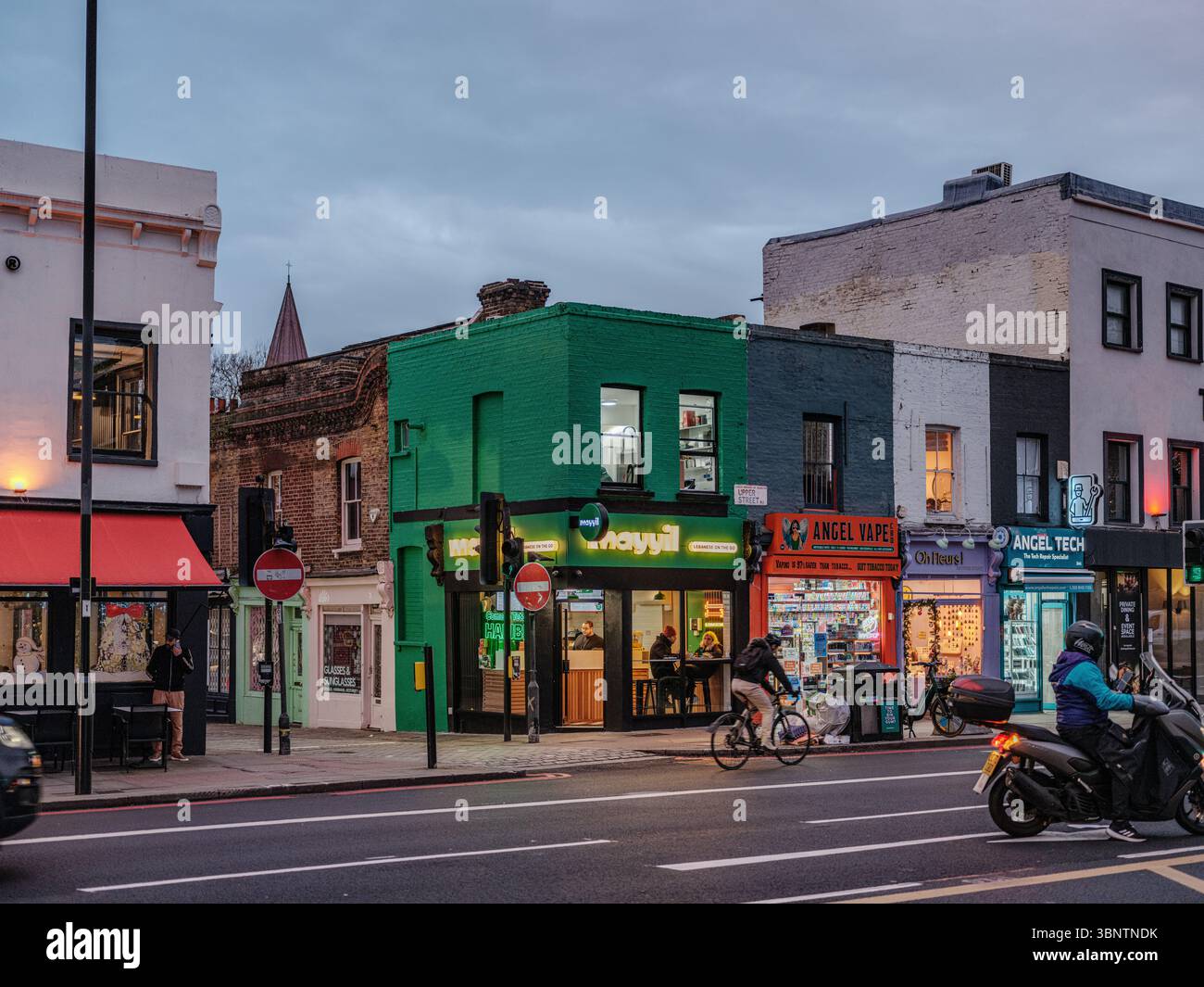 vape shop islington TOP 10 BEST Vape Shops near Swan Ln, London EC4R 3TN, United Kingdom -  Updated 2026 main image 0