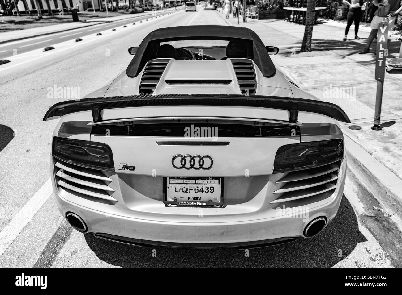 Miami Beach, Florida USA - June 5, 2024: 2014 Audi R8 green luxury car ...