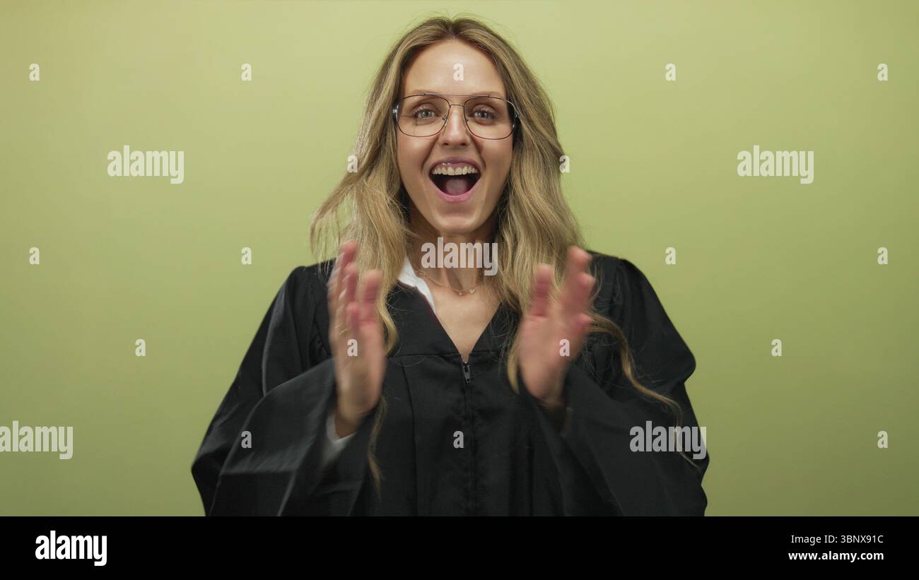 Judge woman clapping hands in hi-res stock photography and images - Alamy