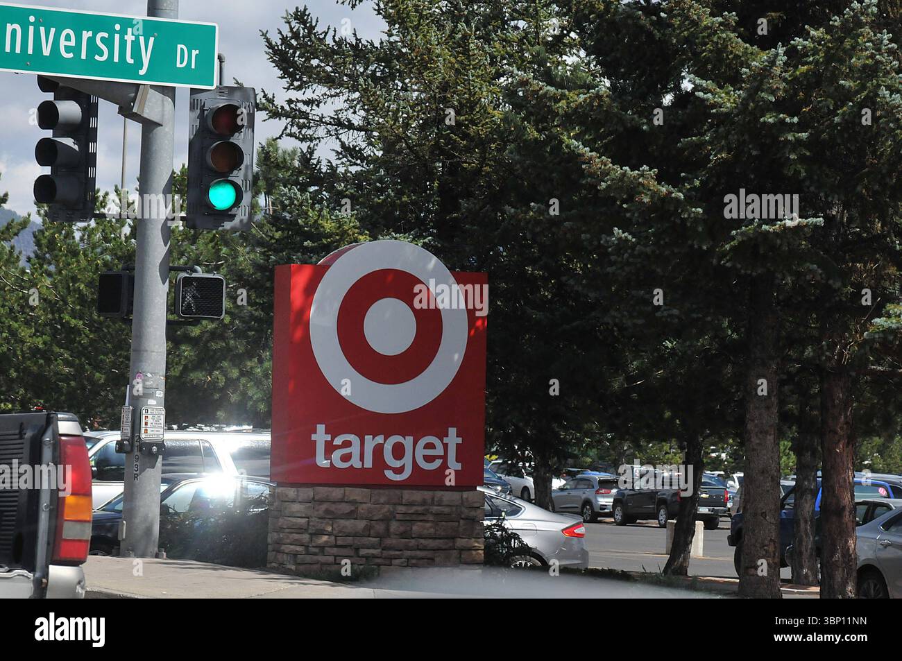 Flagstaff / Arizona / USA / 10.September 2019 / Target store sign in ...