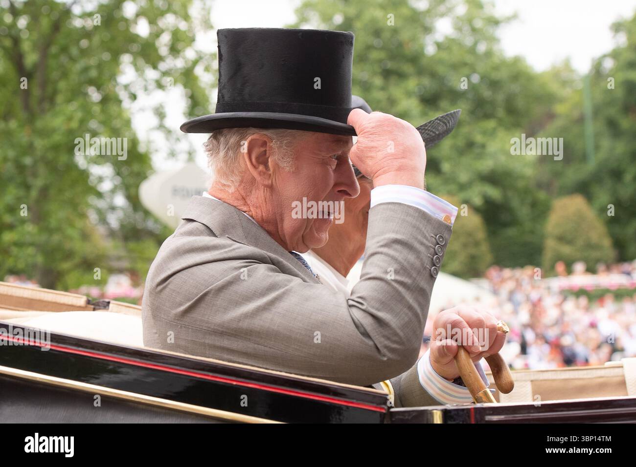 Ascot, Berkshire, UK. 21st June, 2025. King Charles III arrives in The ...