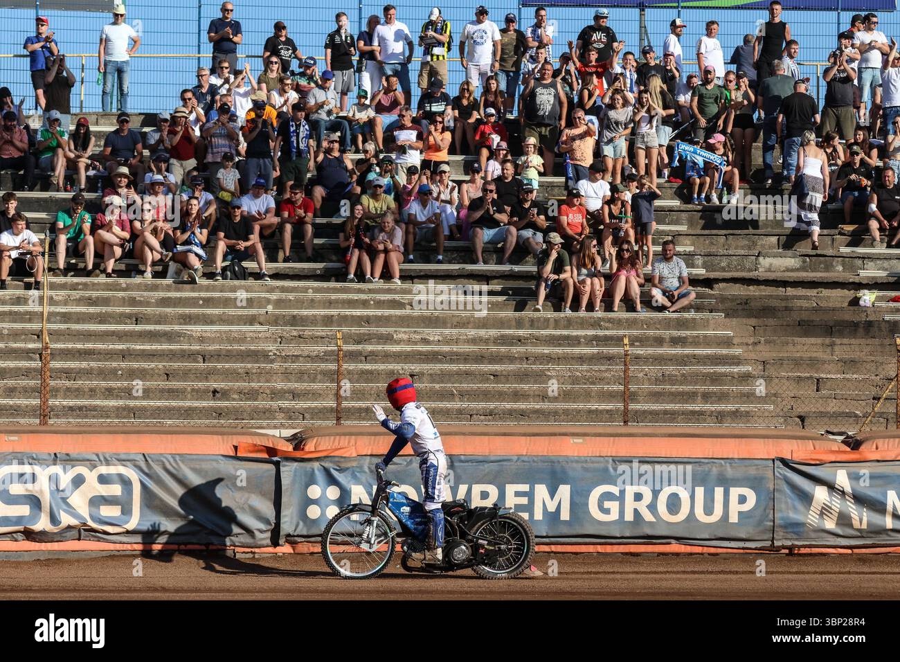 Tarnow, Poland. 5th July, 2025. speedway Metalkas 2 Ekstraliga Autona Unia Tarnow vs Cellfast Wilki Krosno op: RADOSLAW KOWALSKI, KIBICE AUTONA UNIA TARNOW Credit: Konrad Swierad/Alamy Live News Stock Photo