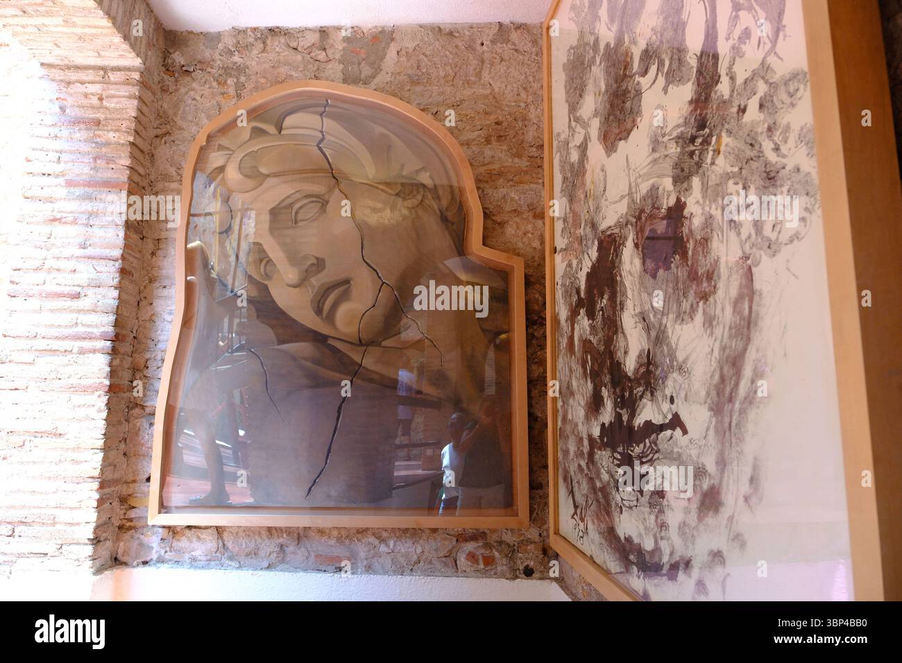 Dali surrealist masterpieces hi-res stock photography and images - Alamy