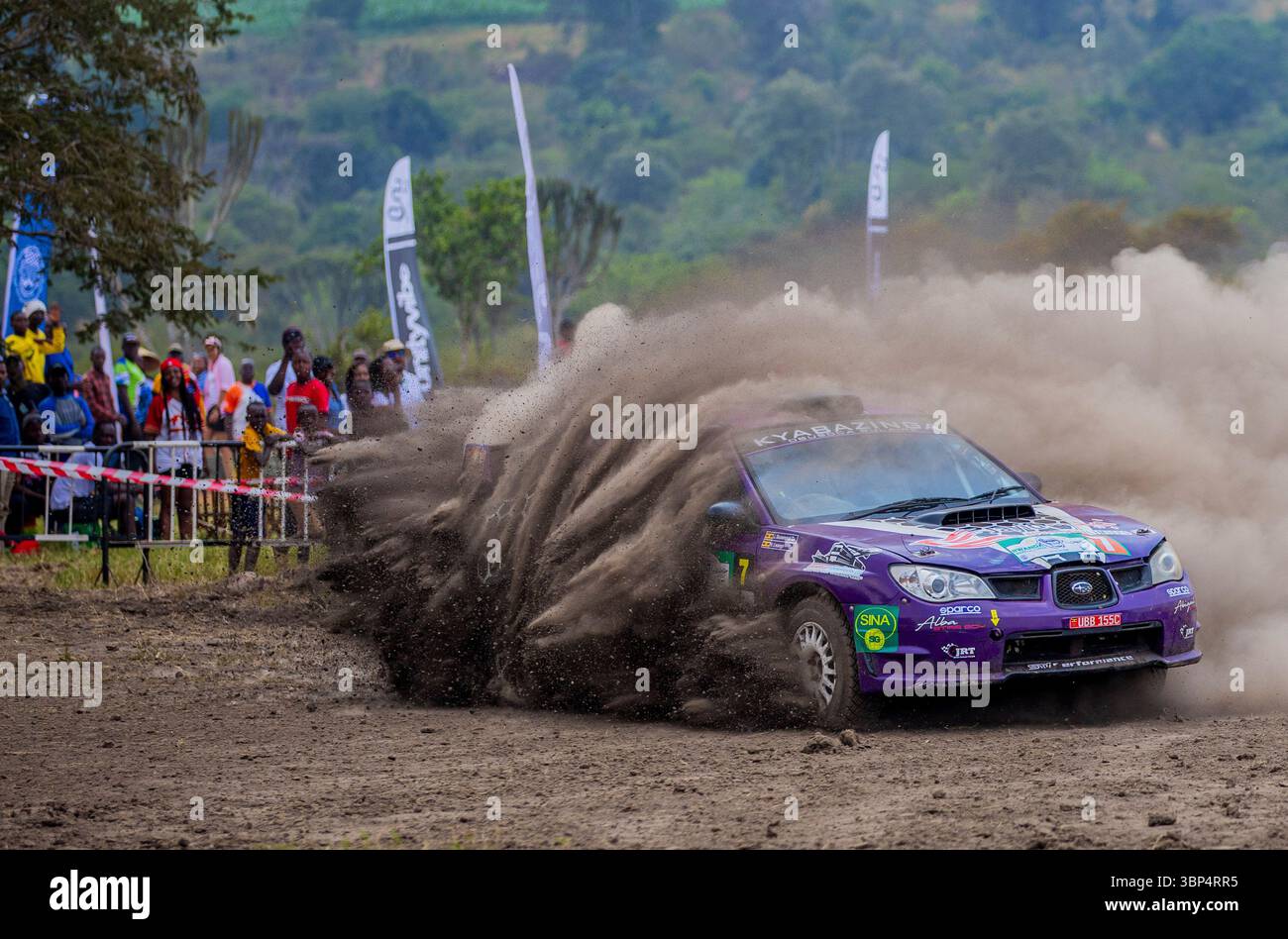 (250706) -- KIGALI, July 6, 2025 (Xinhua) -- Ugandan racer Joshua ...