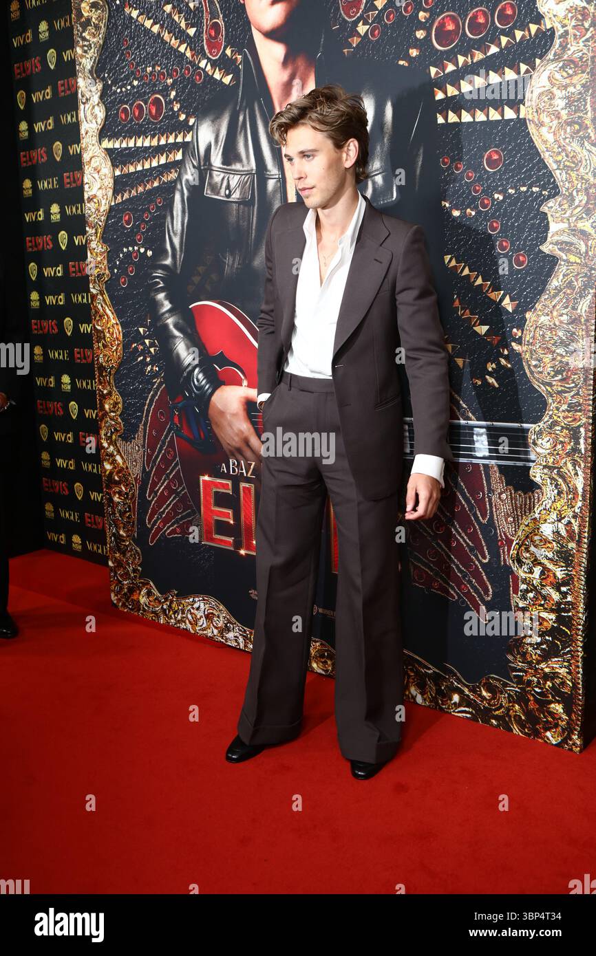 austin-butler-walks-the-red-carpet-at-the-sydney-premiere-of-elvis-the