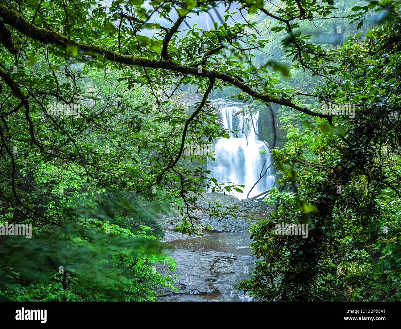 Long exposure Four Waterfalls walk, Waterfall Country, Brecon Beacons ...