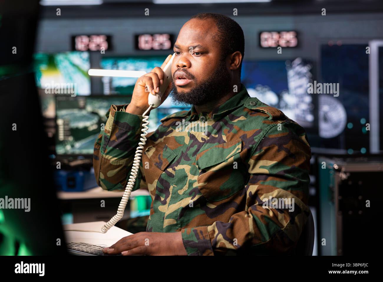 Tracking enemy movement hi-res stock photography and images - Alamy