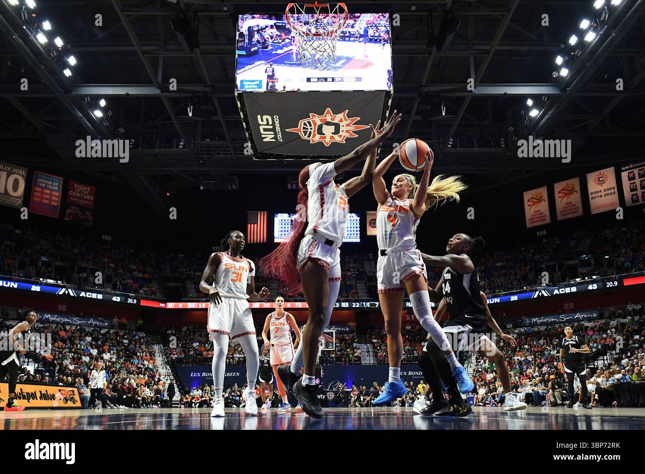 UNCASVILLE, CT - JULY 06: Connecticut Sun guard Jacy Sheldon (4 ...