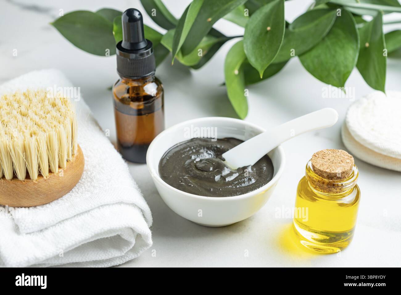 Inhaltsstoffe fuer hausgemachte exfoliating body caly maske. fruehlingshaut erneuern und cellulite behandlung. handgemachte biokosmetik. esentialoel, Stock Photo