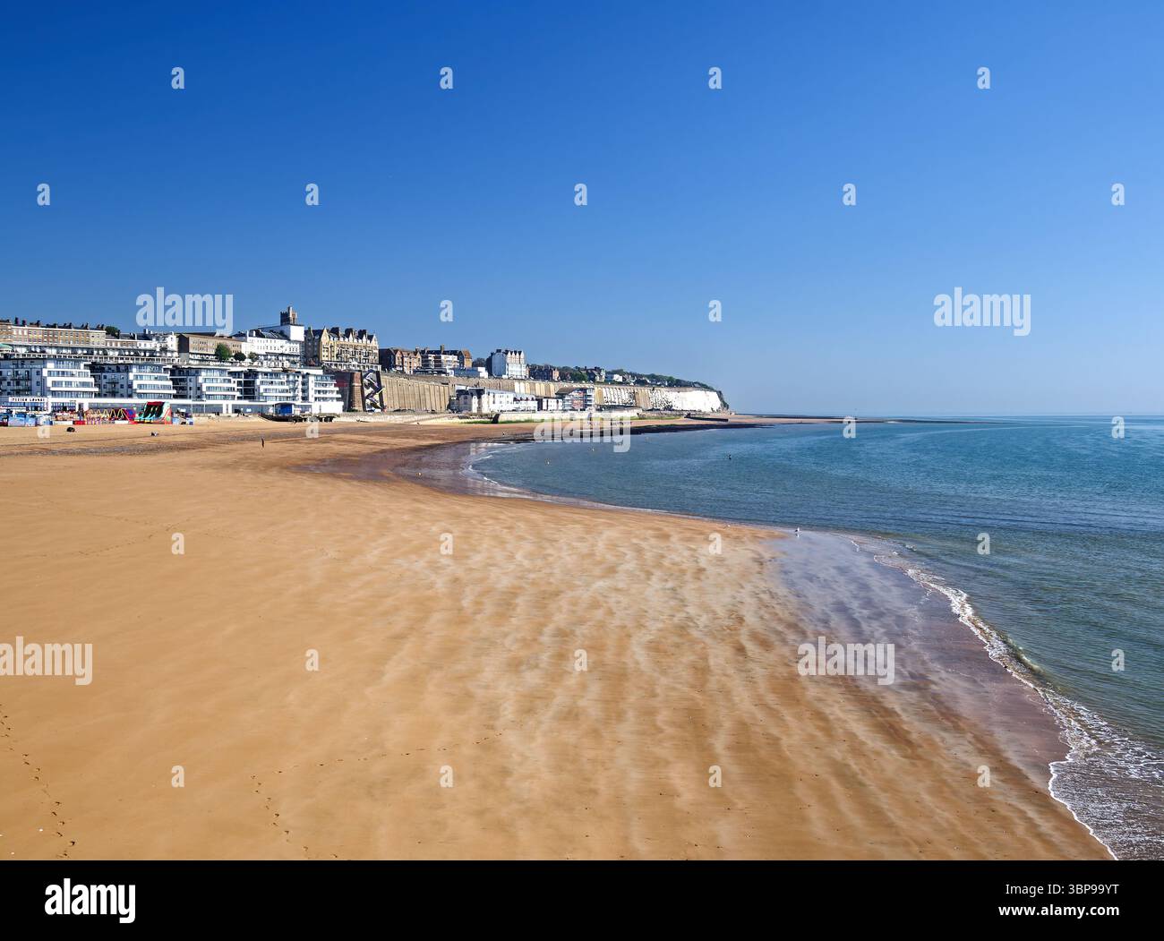 Seafront Promenade Ramsgate Ramsgate main sands hi-res stock photography and images - Alamy