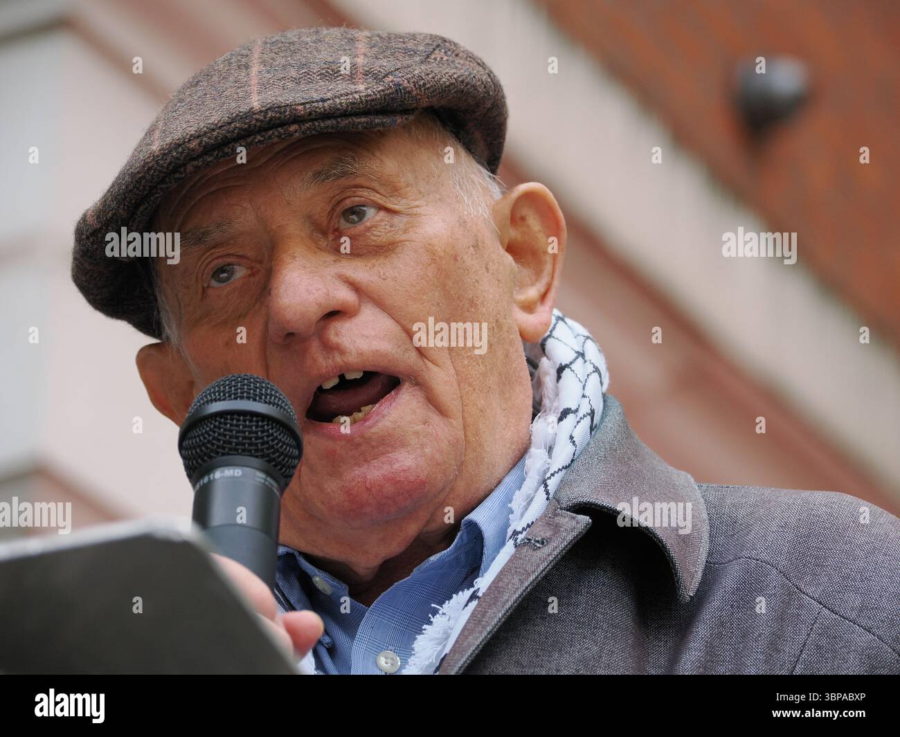 7 July 2025, London, Westminster Magistrates Court. Chris Nineham and Ben Jamal, both arrested on 19 January on a demonstration at the BBC, attend court to hear the new date of their postponed court case. Holocaust surviver, Stephen Kapos, addresses protesters outside defending the right to protest and demanding that the charges are dropped. Stock Photo