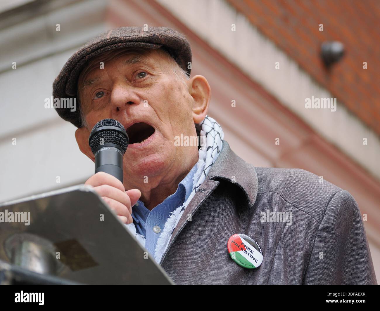 7 July 2025, London, Westminster Magistrates Court. Chris Nineham and Ben Jamal, both arrested on 19 January on a demonstration at the BBC, attend court to hear the new date of their postponed court case. Holocaust surviver, Stephen Kapos, addresses protesters outside defending the right to protest and demanding that the charges are dropped. Stock Photo