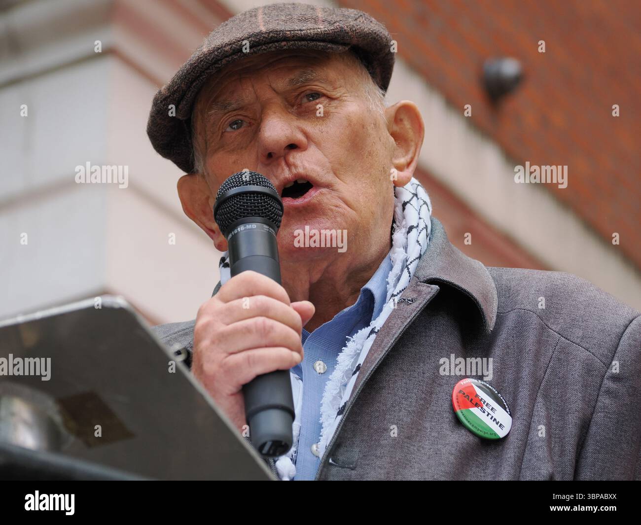 7 July 2025, London, Westminster Magistrates Court. Chris Nineham and Ben Jamal, both arrested on 19 January on a demonstration at the BBC, attend court to hear the new date of their postponed court case. Holocaust surviver, Stephen Kapos, addresses protesters outside defending the right to protest and demanding that the charges are dropped. Stock Photo