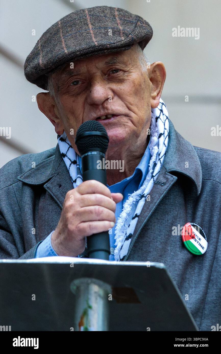 London, UK. 7th July, 2025. Holocaust survivor Stephen Kapos addresses pro-Palestinian activists at a rally outside Westminster Magistrates Court in defence of the right to protest. Other speakers included Chris Nineham, Vice-Chair of Stop the War Coalition, and Ben Jamal, Director of Palestine Solidarity Campaign, who were charged by the Metropolitan Police in relation to the National March for Palestine on 18th January. The event coincided with a hearing to find a date for the trial of Chris Nineham and Ben Jamal after their original trial had been postponed from today. Credit: Mark Kerrison Stock Photo