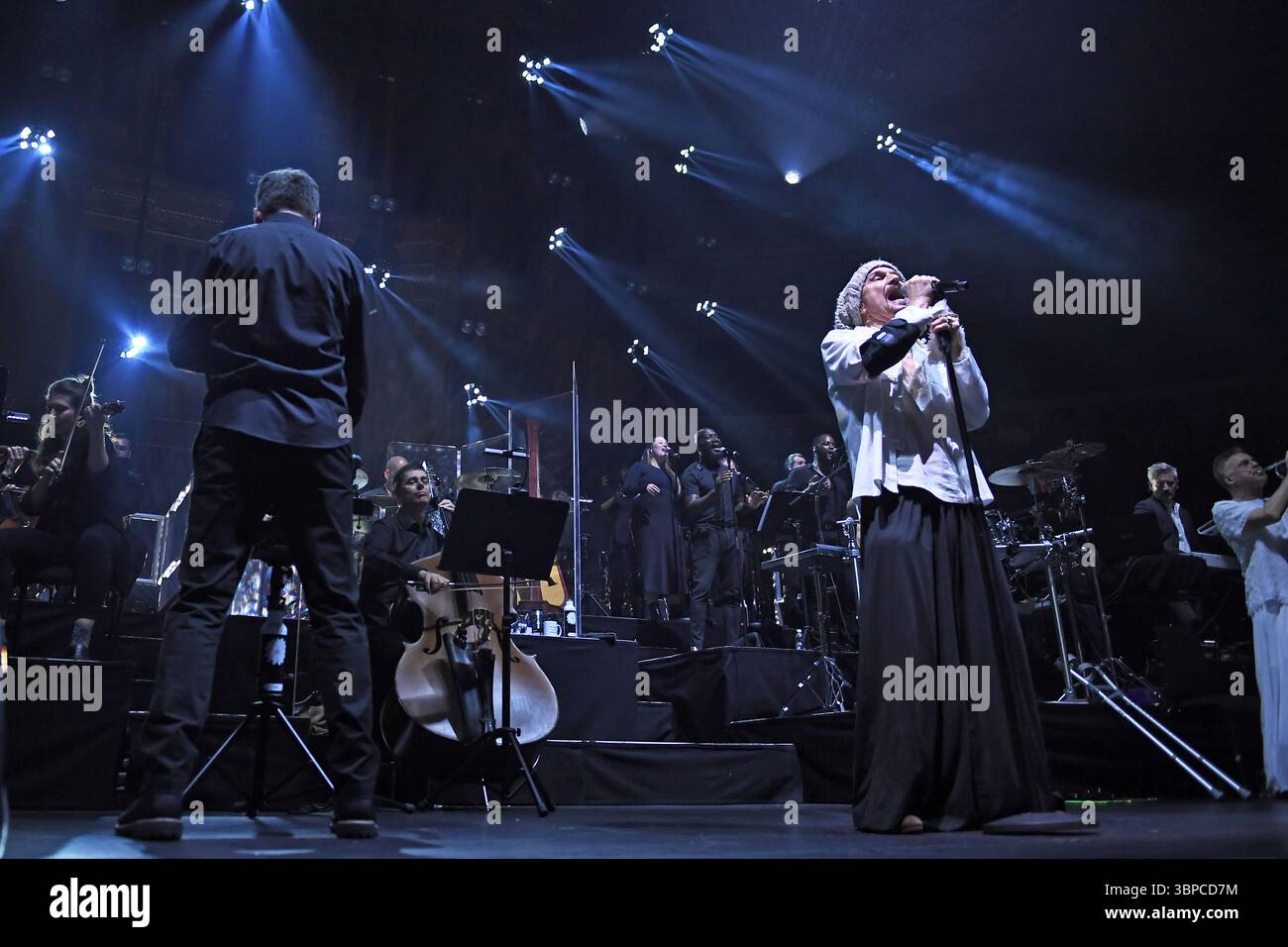 LONDON, ENGLAND - MAY 17: Tim Booth of ‘James’ performing at Royal ...