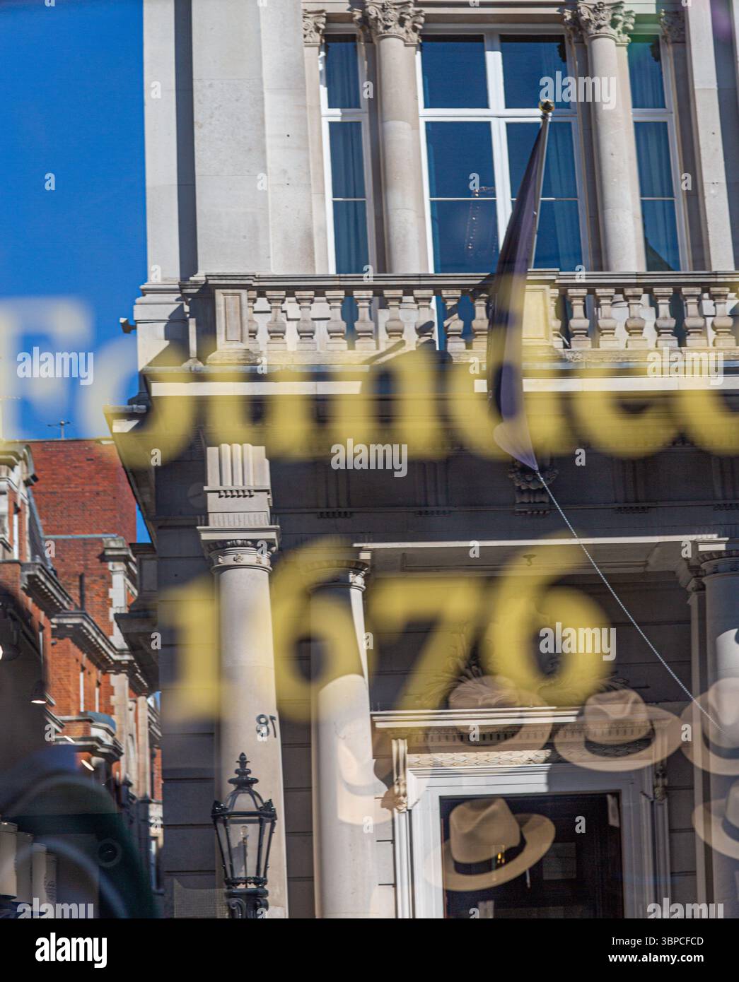 Reflextion in shopwindow St James London Stock Photo