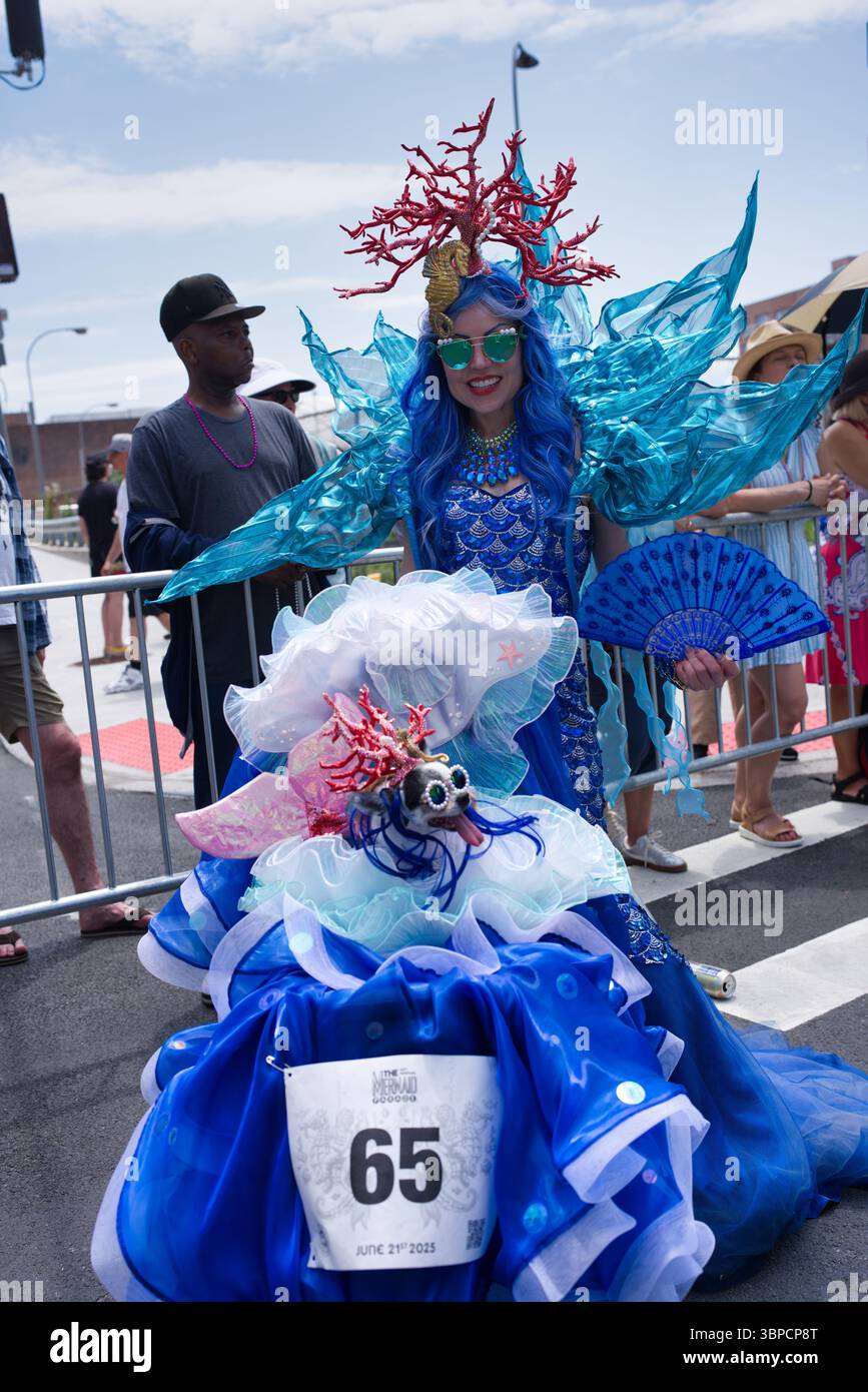 Mermaid costume woman hi-res stock photography and images - Alamy