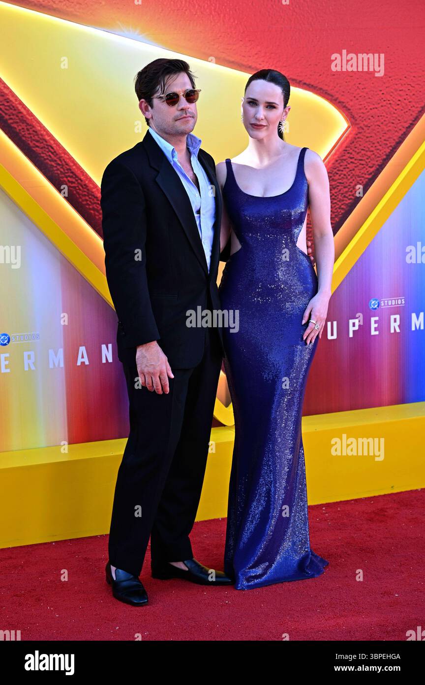 Jason Ralph Wife Jason Ralph mit Ehefrau Rachel Brosnahan bei der Weltpremiere des ...