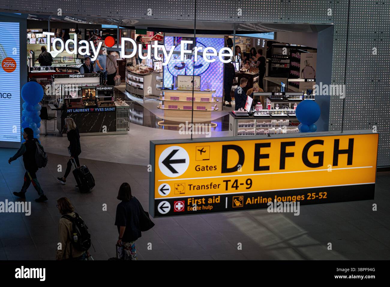 SCHIPHOL Tax free Store Today Duty Free Sells Perfume Liquor schiphol-tax-free-store-today-duty-free-sells-perfume-liquor