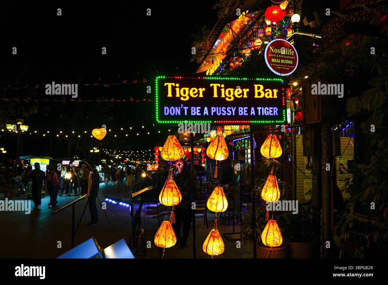 Tiger beer sign hi-res stock photography and images - Alamy
