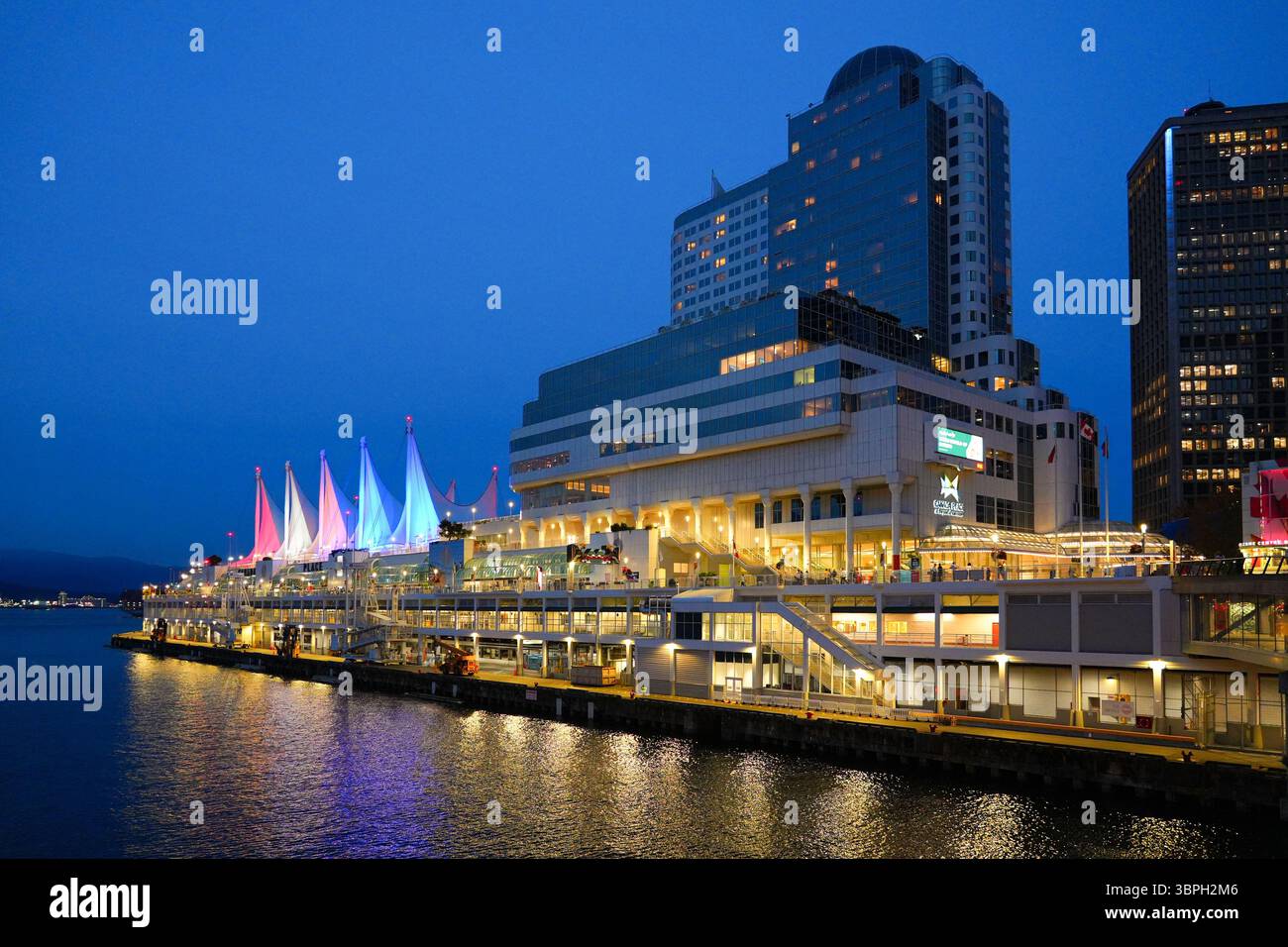 Pan Pacific Hotel in Canada Place on the waterfront of Coal Harbour in Downtown Vancouver, British Columbia, Canada Stock Photo