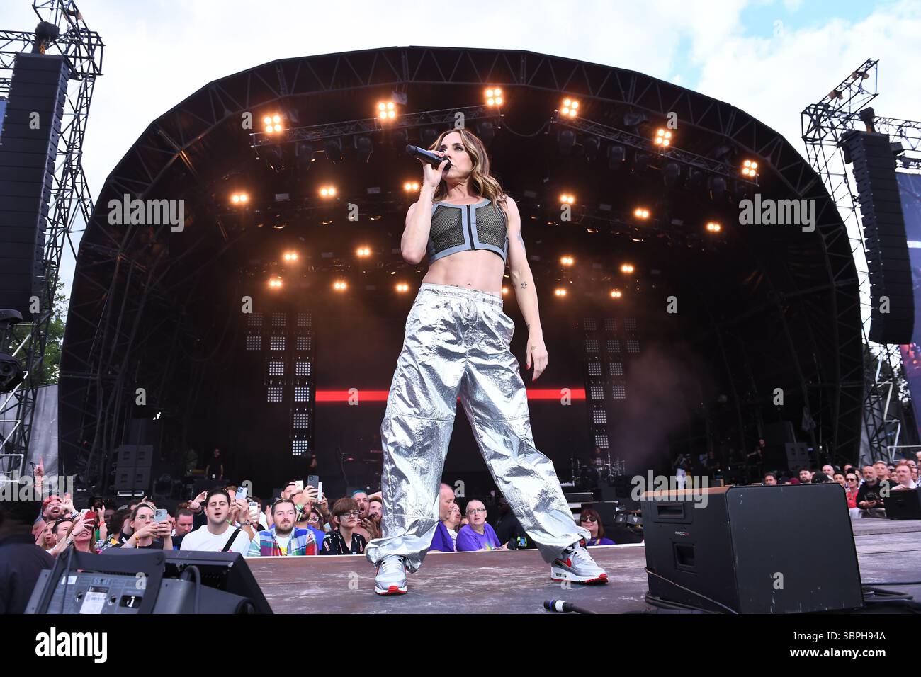 brighton-england-august-06-melanie-c-performing-at-brighton-and