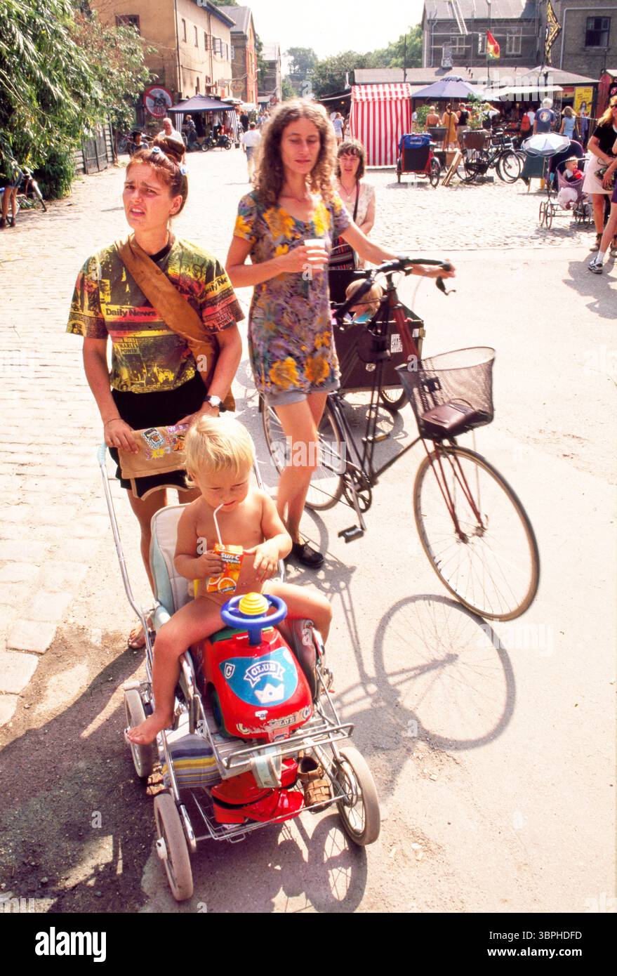 Anarchist squat hi-res stock photography and images - Alamy