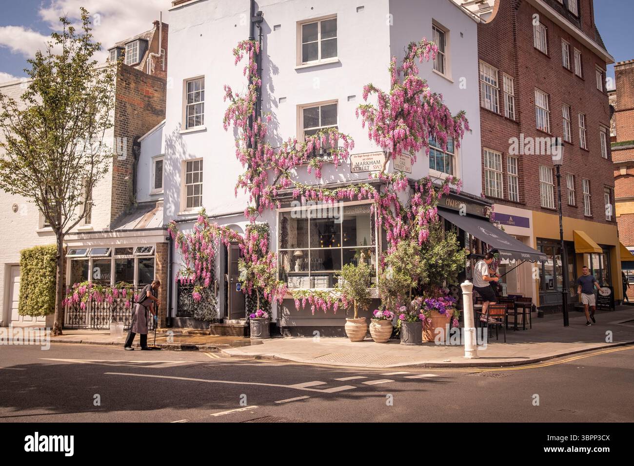 LONDON- JULY 8, 2025: Cinquecento Italian restaurant on Elystan Place in Chelsea and Kensington. Stock Photo