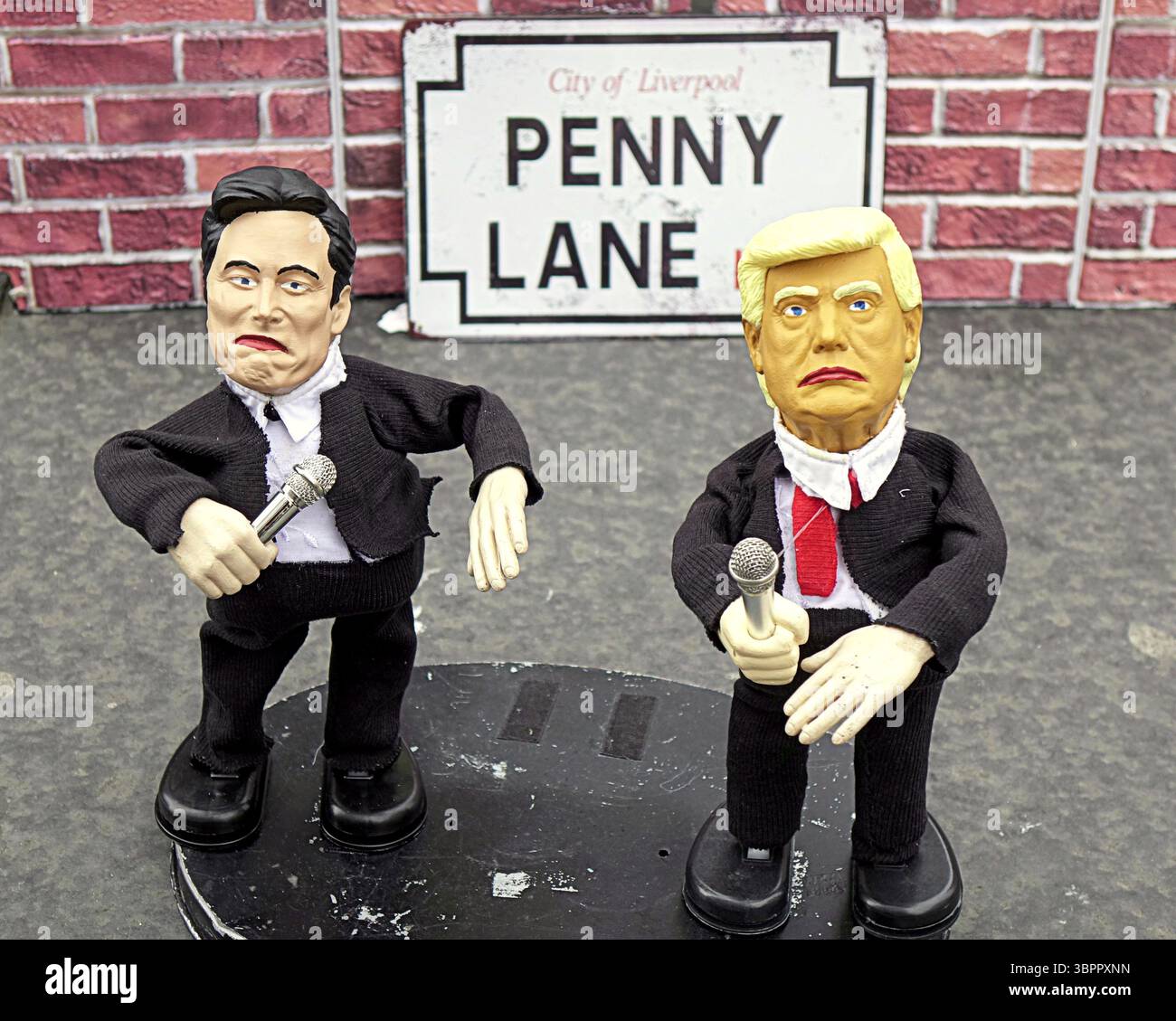 Trump musk puppets hi-res stock photography and images - Alamy