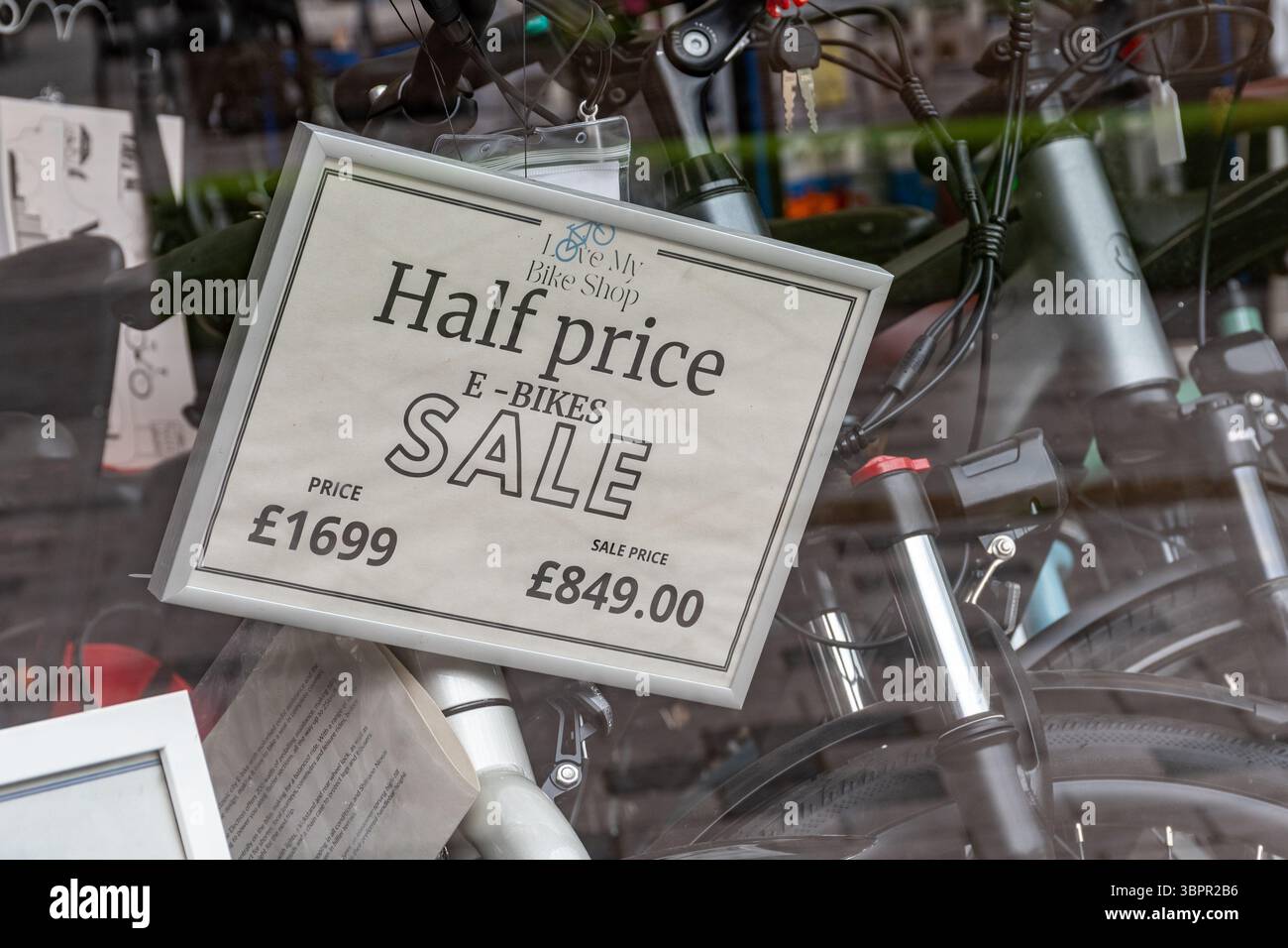 Bike shop e bike hi-res stock photography and images - Alamy