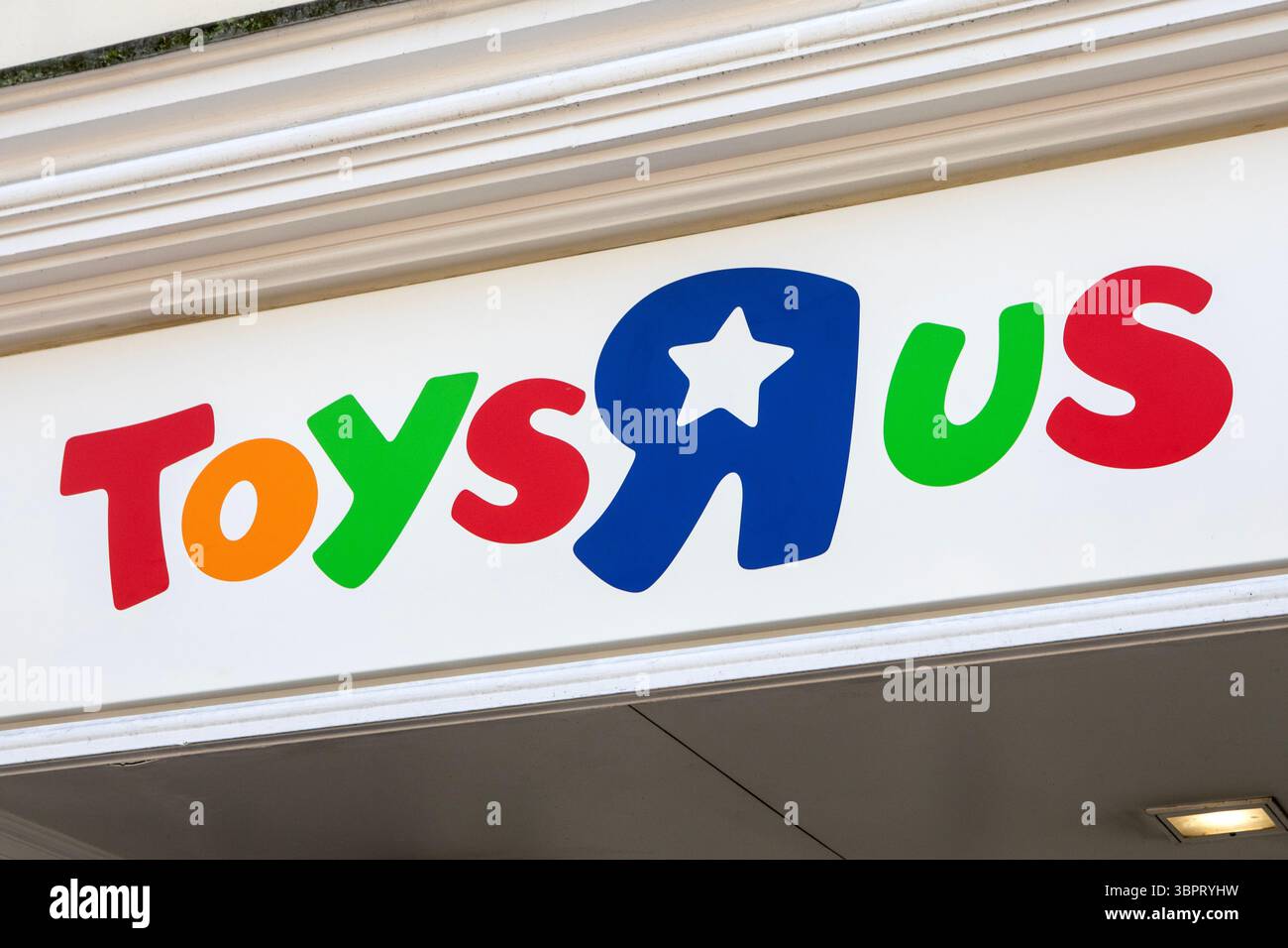 Norwich, UK - March 1st 2025: The Toys R Us logo on the exterior of ...